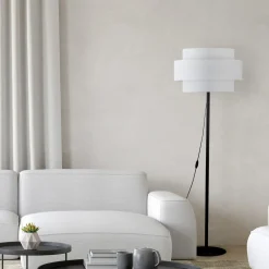 Lampade Da Terra-Selezionato da Mazzolaluce Piantana moderna con paralume di tessuto bianco design per soggiorno