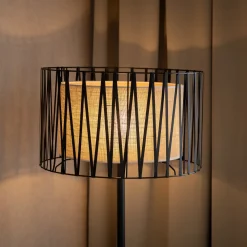 Lampade Da Terra-Selezionato da Mazzolaluce Piantana nera design moderna paralume cilindro tessuto nero intrecciato