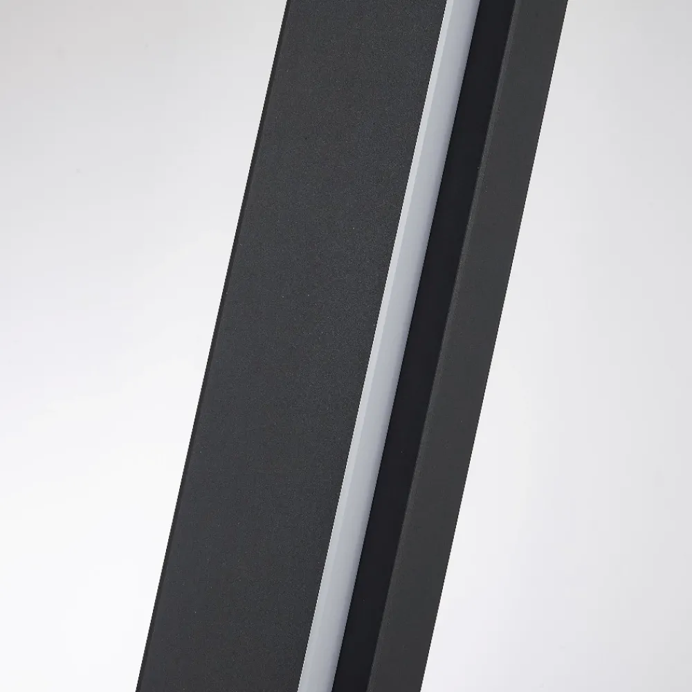 Lampade Da Terra-Selezionato da Mazzolaluce Piantana nera lampada da terra led design moderna per salone