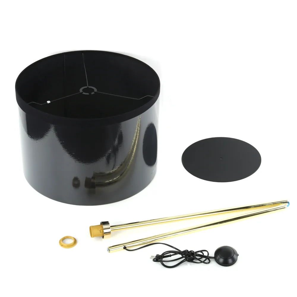 Lampade Da Terra-Selezionato da Mazzolaluce Piantana stile contemporaneo oro lucido paralume nero