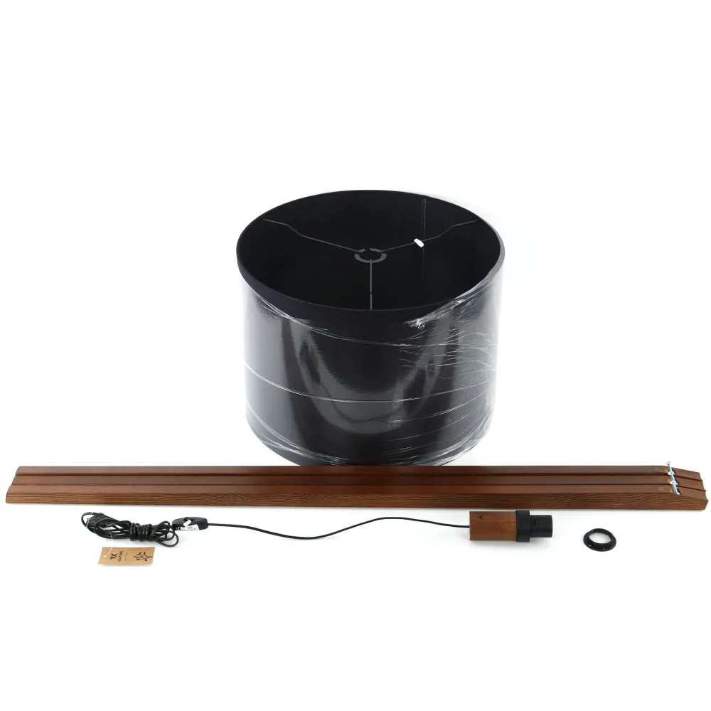 Lampade Da Terra-Selezionato da Mazzolaluce Piantana tre piedi di legno noce paralume lino nero