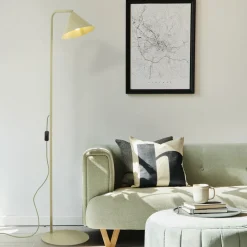 Lampade Da Terra-Selezionato da Mazzolaluce Piantana verde in metallo design minimal da lettura
