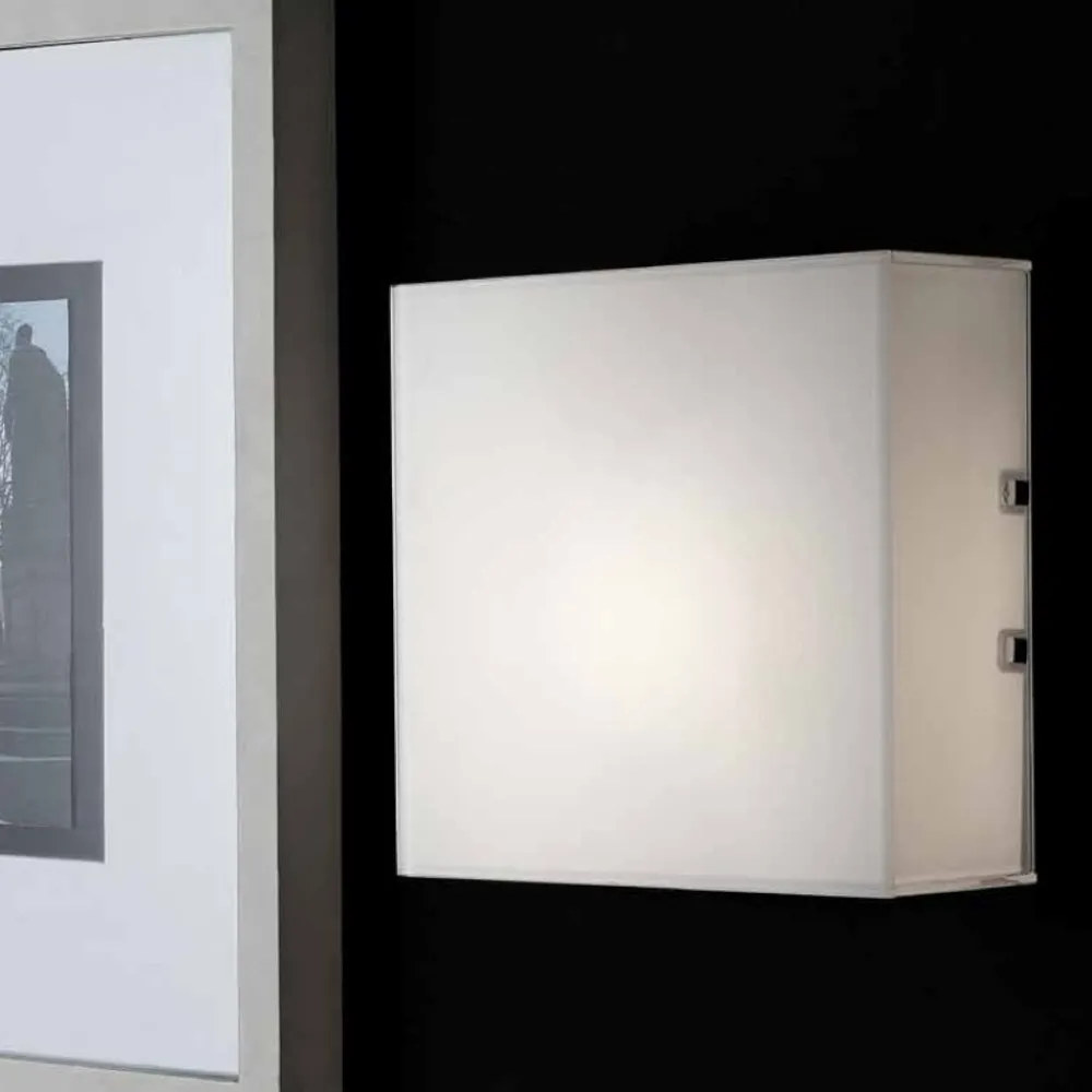Plafoniere Moderne-Selezionato da Mazzolaluce Piccola plafoniera moderna 20cm quadrata vetro bianco lucido