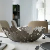 Soprammobili Moderni-Selezionato da Mazzolaluce Piccolo centrotavola fiori di loto cucina moderna colore fango