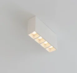 Plafoniere Moderne-Selezionato da Mazzolaluce Plafoniera con faretti per cucina moderna