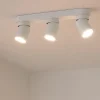 Plafoniere Moderne-Selezionato da Mazzolaluce Plafoniera da cucina bianca con 3 luci orientabili