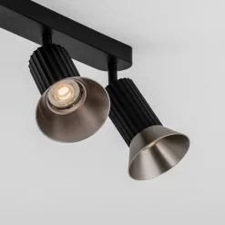 Plafoniere Moderne-Selezionato da Mazzolaluce Plafoniera da cucina moderna con 3 faretti orientabili