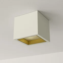 Plafoniere Moderne-Selezionato da Mazzolaluce Plafoniera da cucina quadrata in gesso con interno alluminio