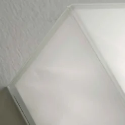 Plafoniere Moderne-Selezionato da Mazzolaluce Plafoniera da cucina quadrata in vetro bianco