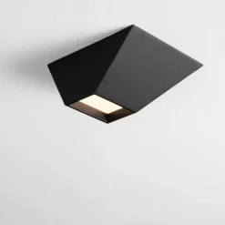 Plafoniere Moderne-Selezionato da Mazzolaluce Plafoniera design moderna nera sagomata 3000k