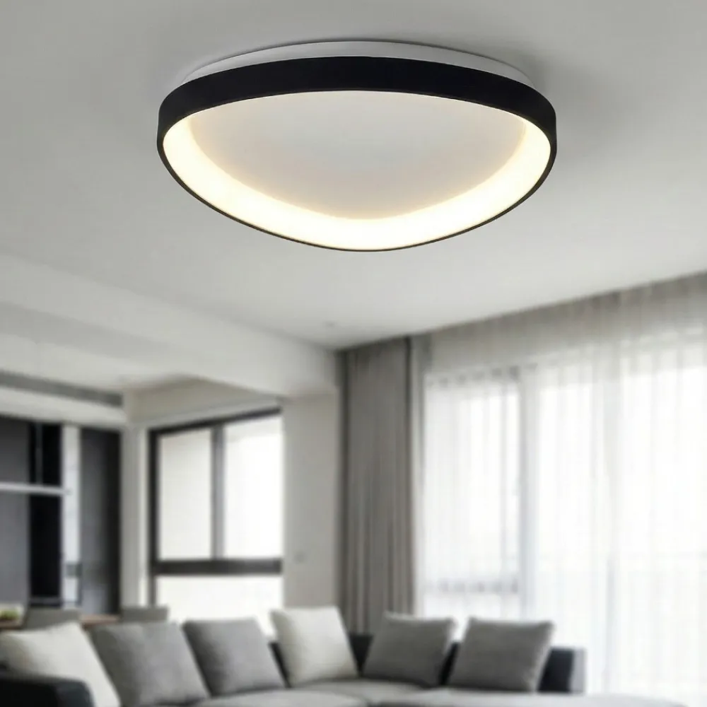 Plafoniere Moderne-Selezionato da Mazzolaluce Plafoniera design triangolare nera led 62w 2700k-5000k con telecomando