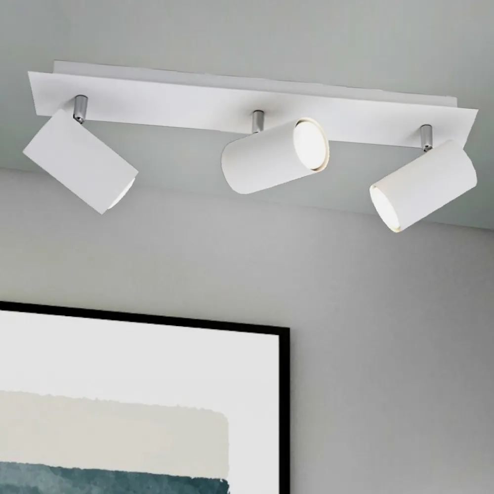 Plafoniere Moderne-Selezionato da Mazzolaluce Plafoniera moderna bianca con 3 faretti orientabili