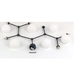 Plafoniere Moderne-Selezionato da Mazzolaluce Plafoniera moderna per salotto nero 6 bocce bianche