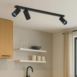 Plafoniere Moderne-Selezionato da Mazzolaluce Plafoniera nera con 3 faretti led orientabili