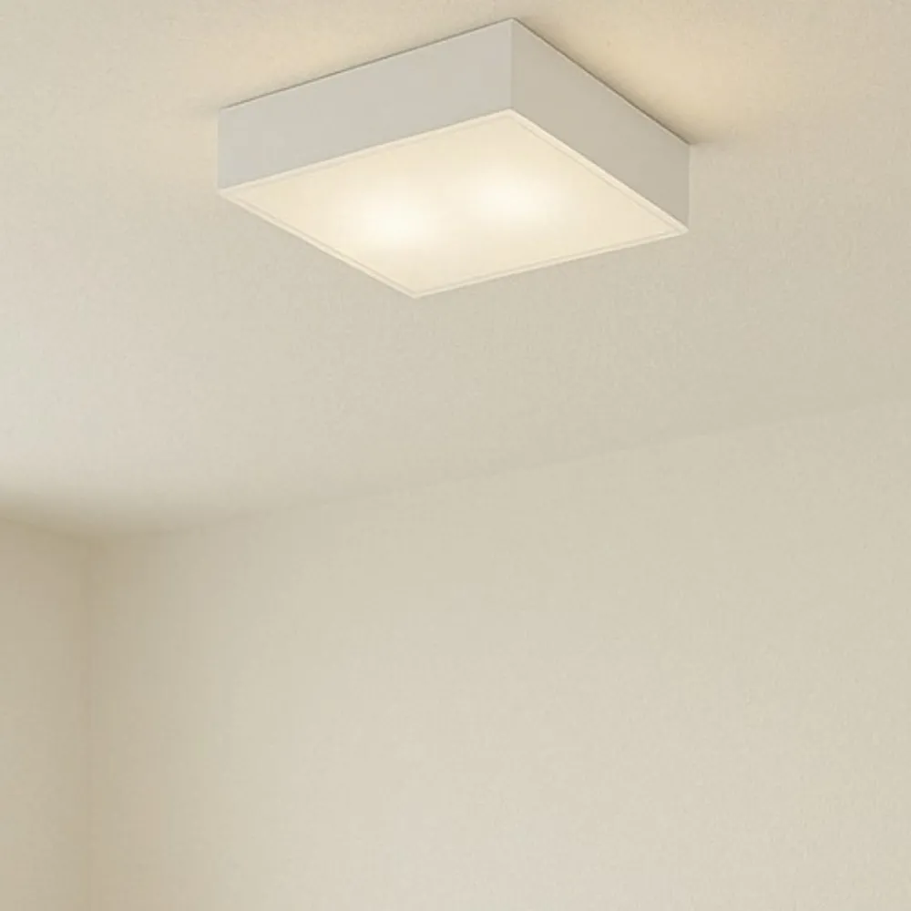 Plafoniere Moderne-Selezionato da Mazzolaluce Plafoniera per cucina moderna quadrata vetro bianco lucido