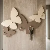 Mobili Ingresso Moderni-Selezionato da Mazzolaluce Portachiavi da parete moderno magnetico farfalle legno tortora