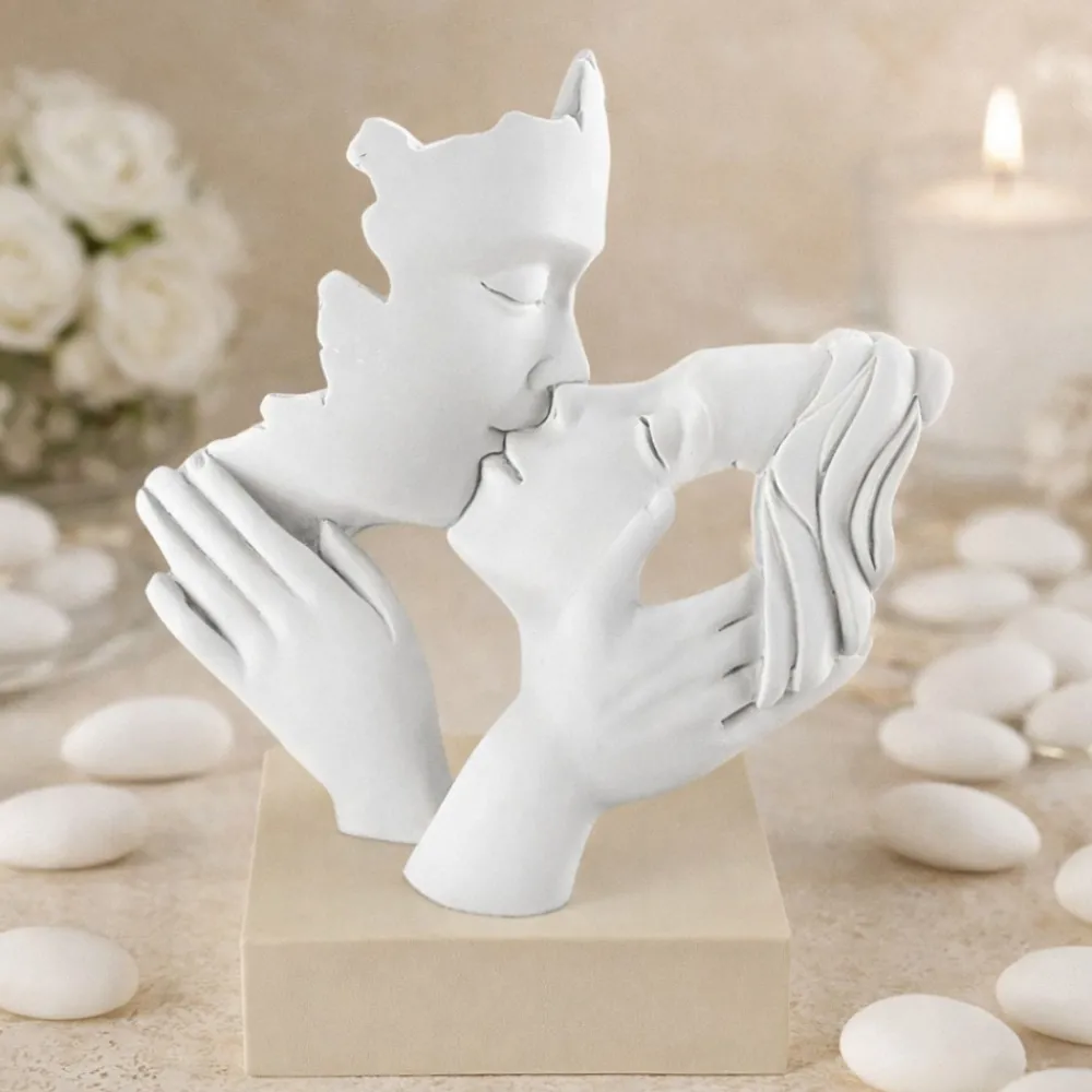 Soprammobili Moderni-Bongelli Preziosi Scultura bomboniera per matrimonio innamorati nocciola