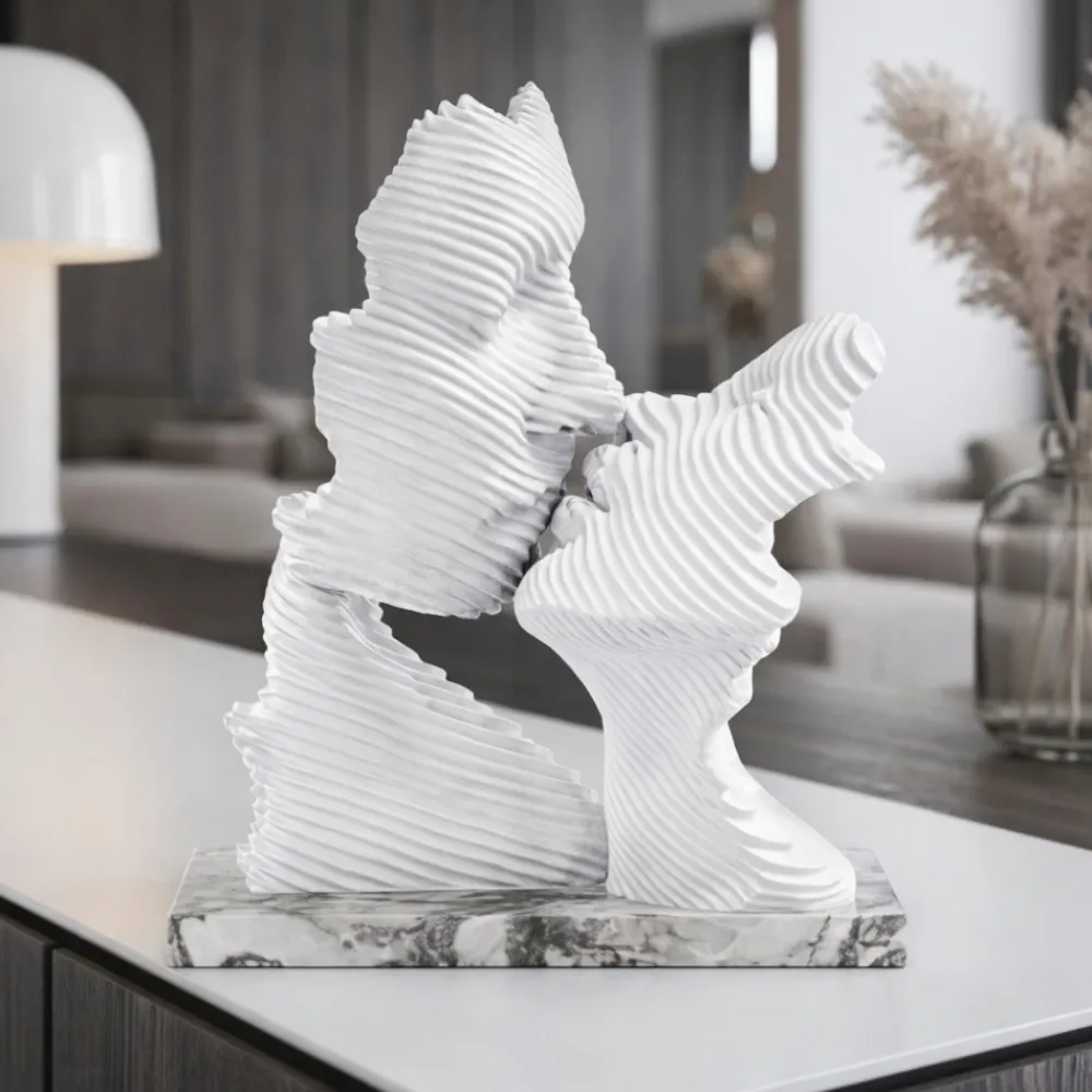 Soprammobili Moderni-Bongelli Preziosi Scultura da tavolo bacio stilizzato marmo bianco soprammobile