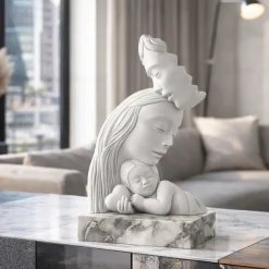 Soprammobili Moderni-Bongelli Preziosi Scultura nascita famiglia base marmo bianco