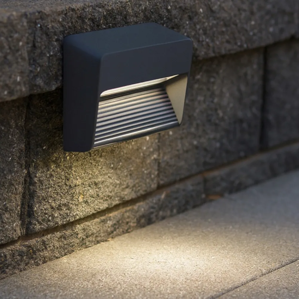 Segnapasso Led-Selezionato da Mazzolaluce Segnapasso a parete per esterno grafite rettangolare led 13w 3000k
