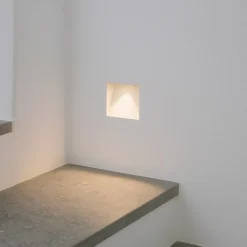Segnapasso Led-Selezionato da Mazzolaluce Segnapasso di gesso da incasso a scomparsa bianco g9 led