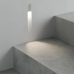 Segnapasso Led-Selezionato da Mazzolaluce Segnapasso di gesso da incasso a parete per scale gradini