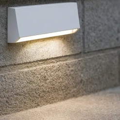 Segnapasso Led-Selezionato da Mazzolaluce Segnapasso led da esterno a parete squadrato bianco 4w 4000k