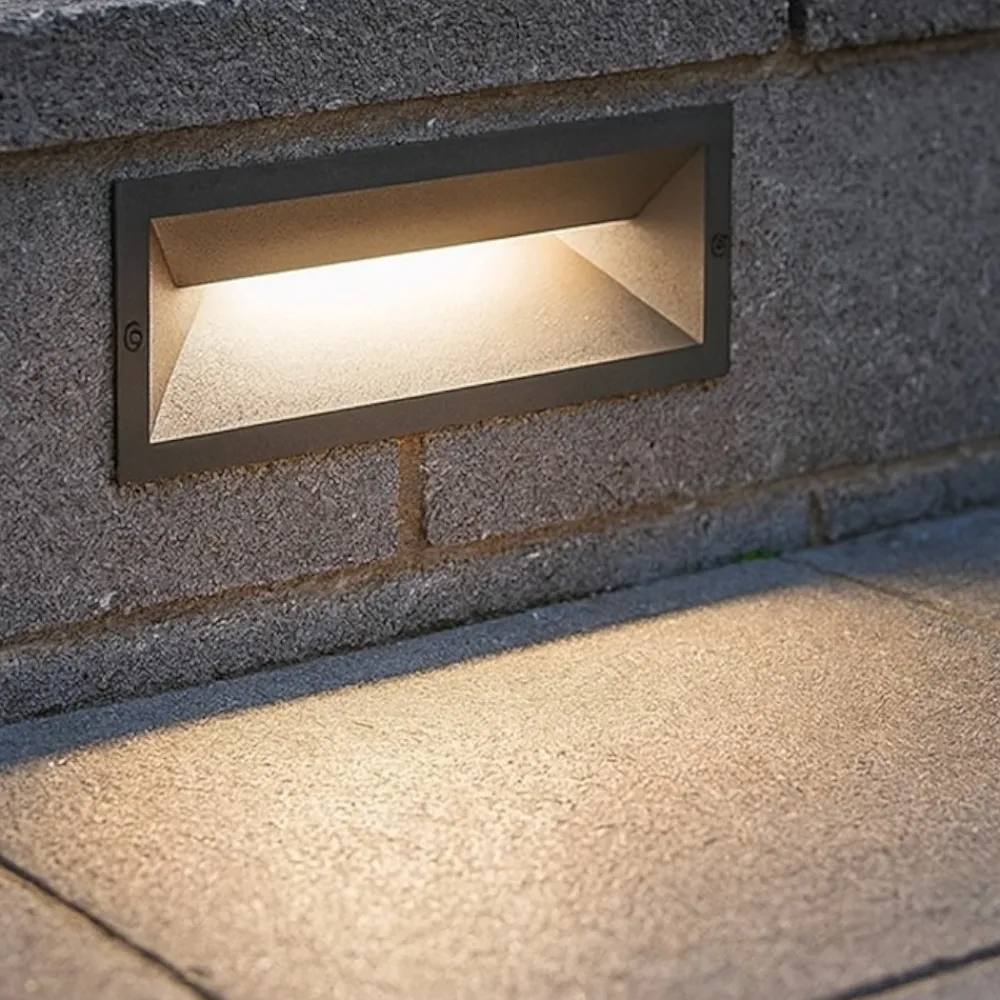 Segnapasso Led-Selezionato da Mazzolaluce Segnapasso led da esterno grafite 12w 3000k da incasso a parete ip65
