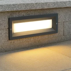 Segnapasso Led-Selezionato da Mazzolaluce Segnapasso led da esterno 12w 3000k grafite da incasso a parete ip65