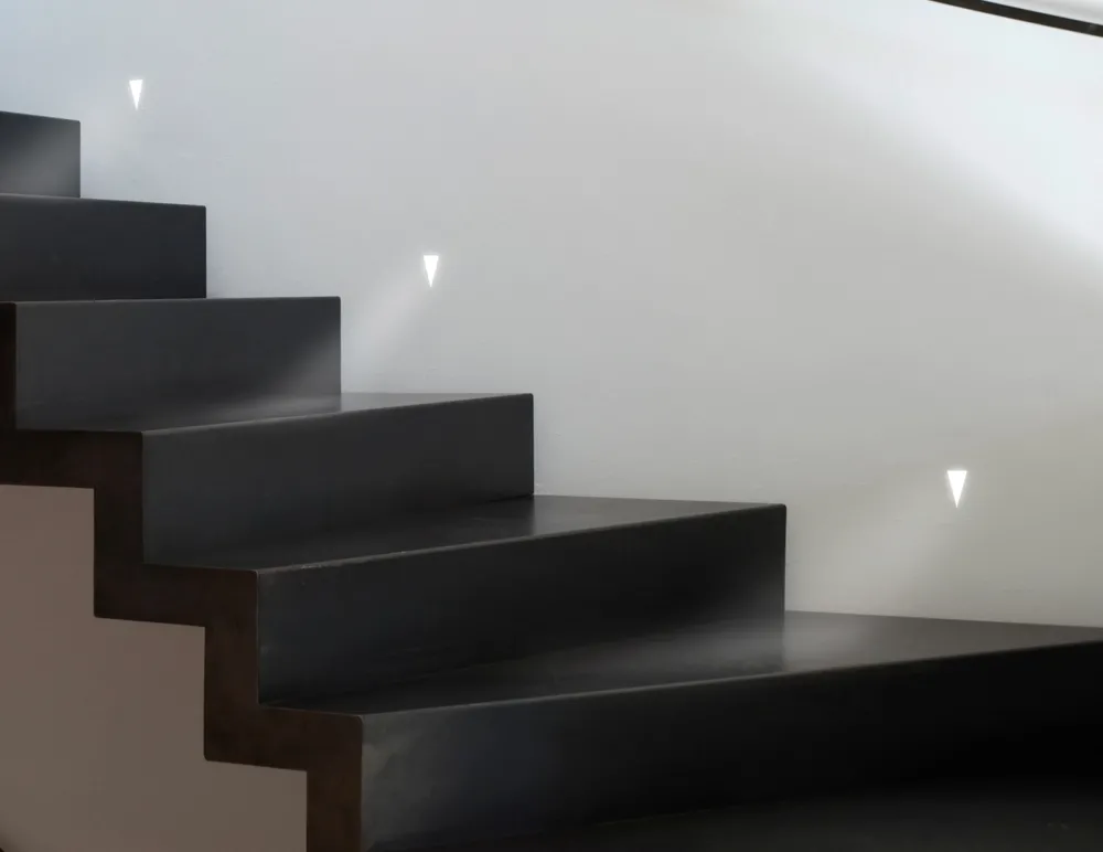 Segnapasso Led-Selezionato da Mazzolaluce Segnapasso led 2w 3000k moderno da incasso in gesso cristaly bianco