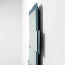 Specchi Da Parete-Selezionato da Mazzolaluce Specchio da parete design moderno 63x82 colore petrolio per ingresso