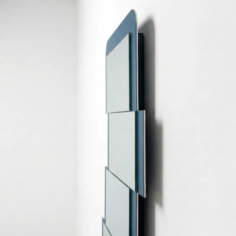 Specchi Da Parete-Selezionato da Mazzolaluce Specchio da parete design moderno 63x82 colore petrolio per ingresso