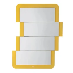 Specchi Da Parete-Selezionato da Mazzolaluce Specchio da parete giallo ocra design moderno per ingresso