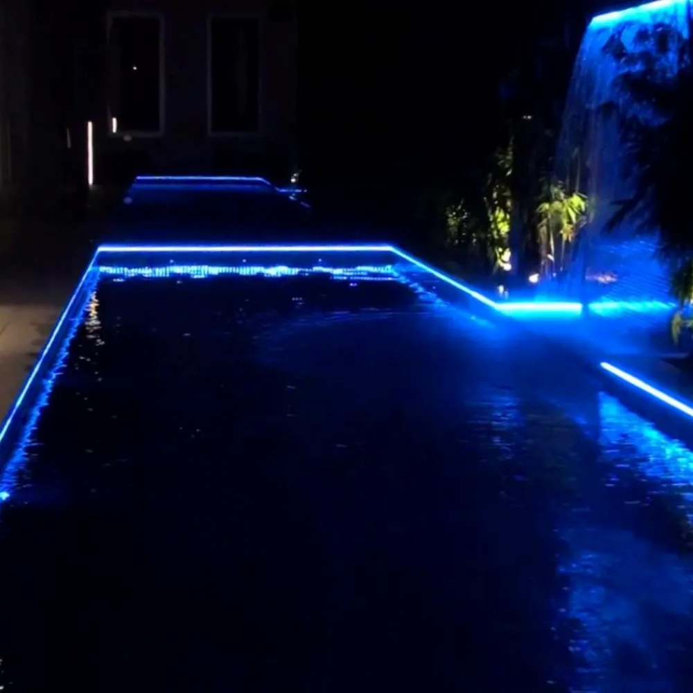 Strisce Led-Gea Luce Striscia rgb per esterni ip67 bobina 5 mt 14,4w mt 24v